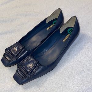 NWOT Genuine leather kitten heels